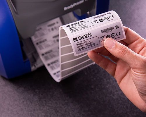 Een reeks labels die op de i5300-printer zijn geprint.